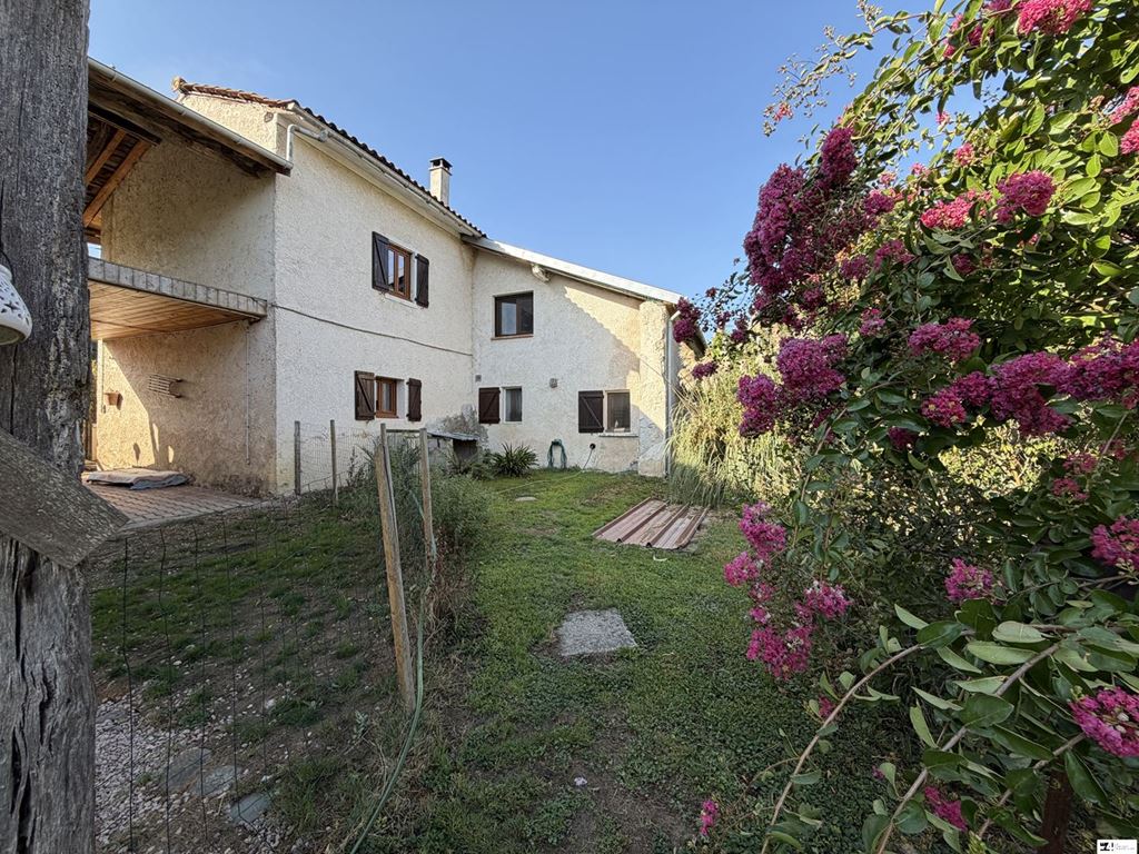 Maison ancienne 5 pièces à CASTELBIAGUE