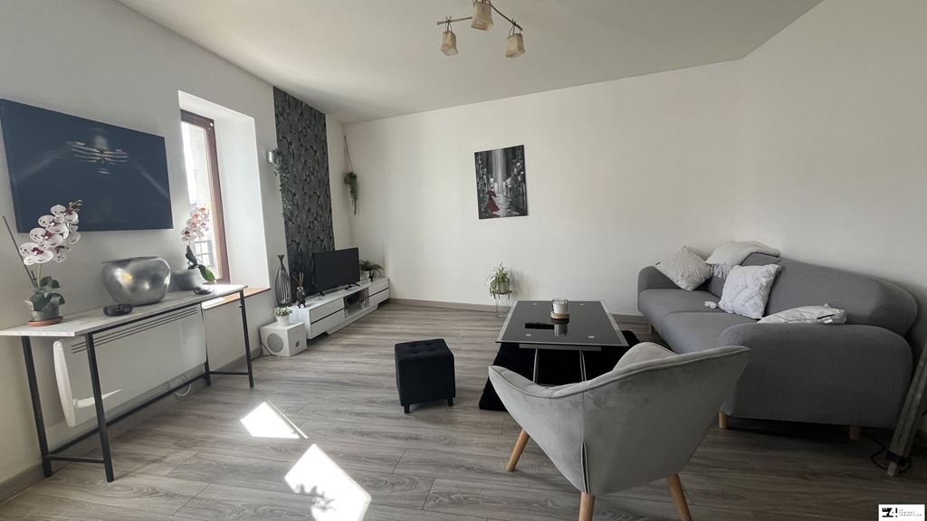 Immeuble 4 pièces à CAZERES